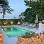 Mazet With Pool In Garrigue