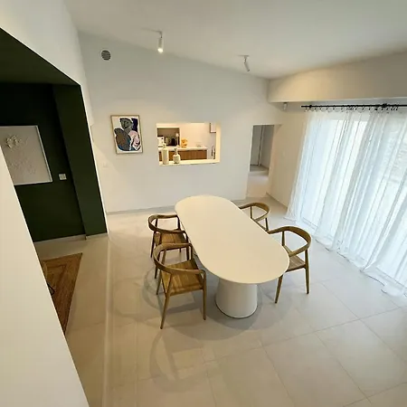 Mazet With Pool In Garrigue بيت للعطل نيم