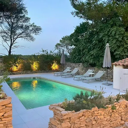 Mazet With Pool In Garrigue